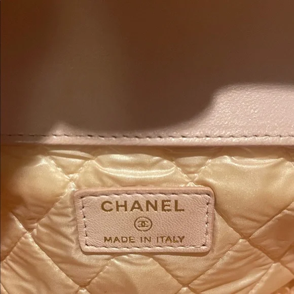 EUC Chanel Pink Quilted Lamskin CC Cosmetic Bag with Chanel Box - Picture 3 of 14